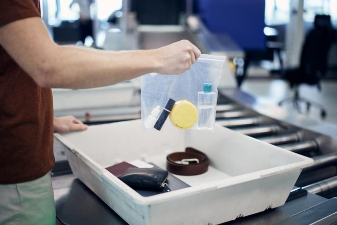 ¿Sabes qué alimentos puedes pasar por el control de seguridad del aeropuerto? Aquí te lo explicamos.