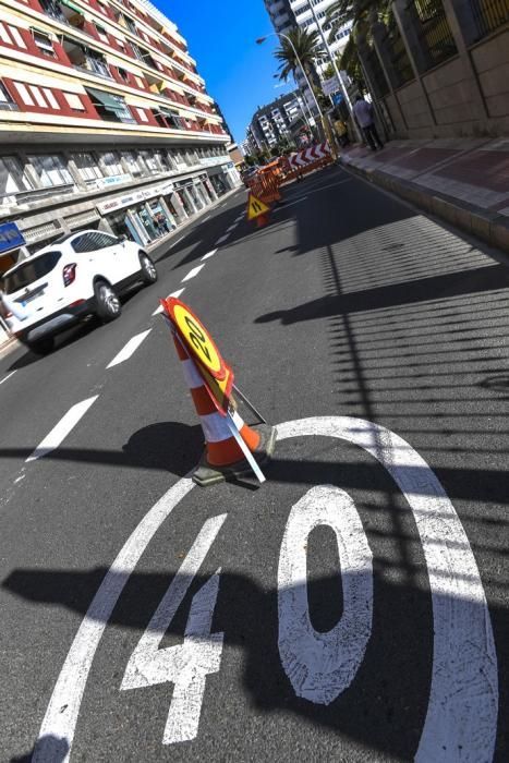 06-04-19 LAS PALAMS DE GRAN CANARAIA. LEON Y CASTILLO. LAS PALMAS DE GRAN CANARIA. Carril bici en en fase de implantación en Leon y Castillo. Fotos: Juan Castro.  | 06/05/2019 | Fotógrafo: Juan Carlos Castro