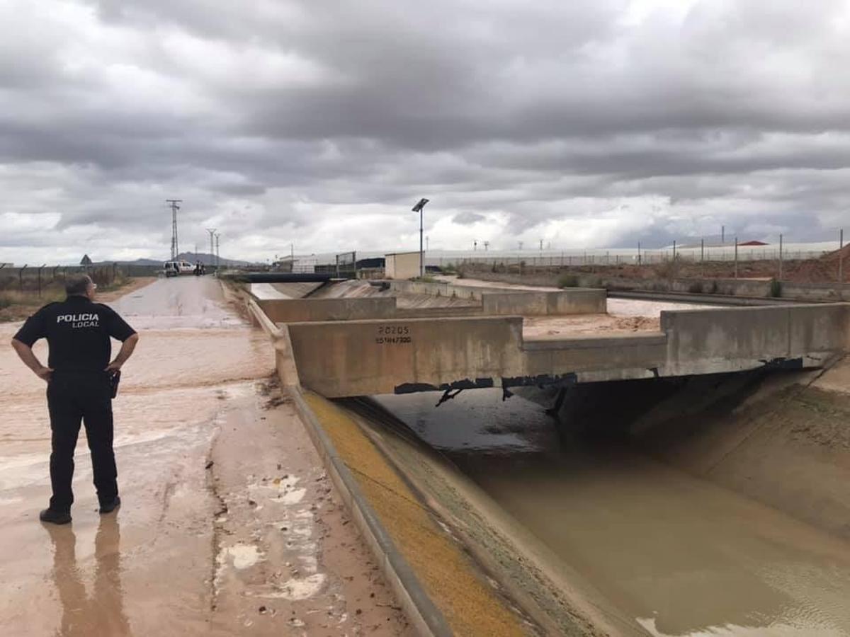 En directo | Más de 200 militares trabajan en las incidencias provocadas por la gota fría en Orihuela