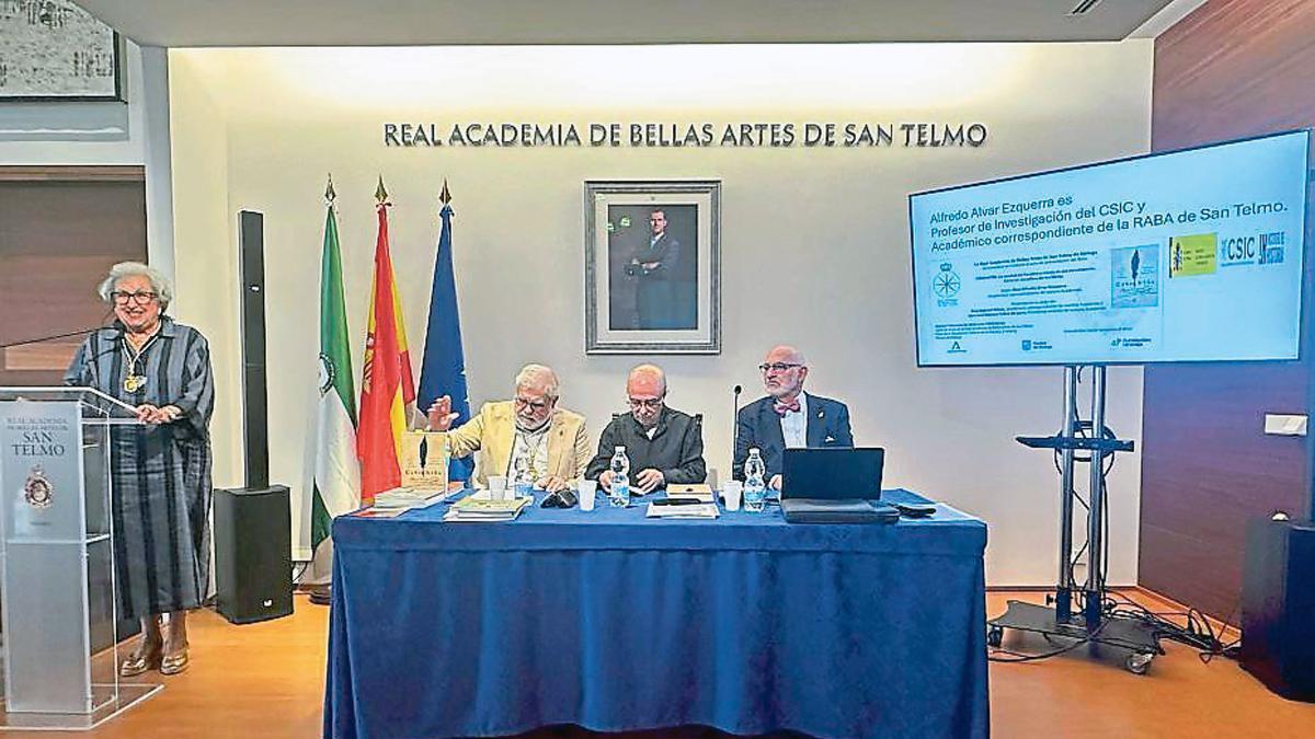 Un momento de la presentación del ensayo.