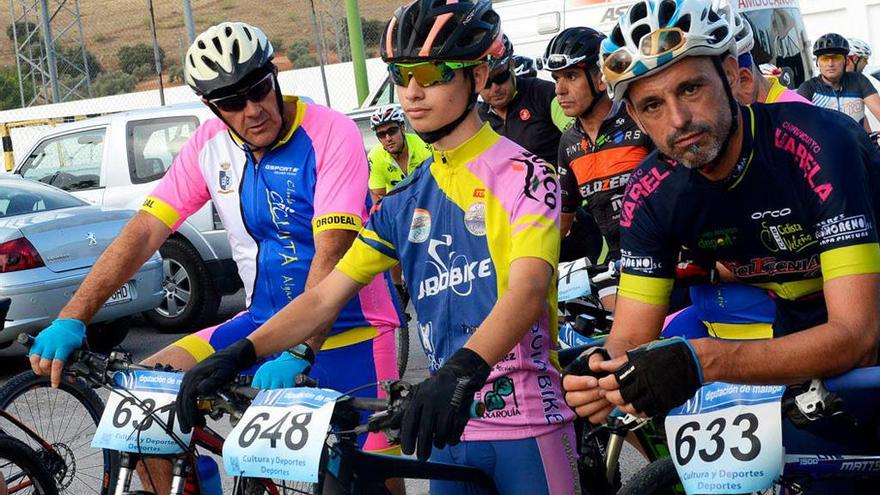 Medio centenar de bikers participan en la BTT Cicloturista de Algaidas