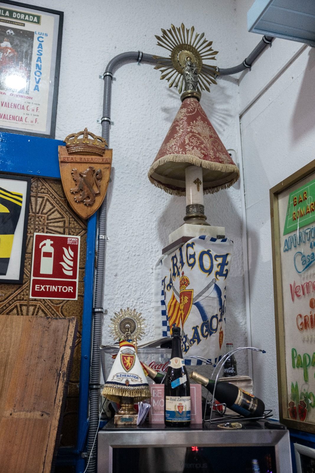 En imágenes | Bar La Romareda: un museo del Real Zaragoza, el vermú casero y la tapa de toda la vida