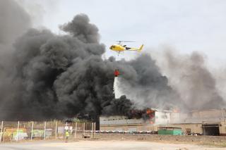 El fuego destruye un almacén con mil motos de alquiler en Formentera