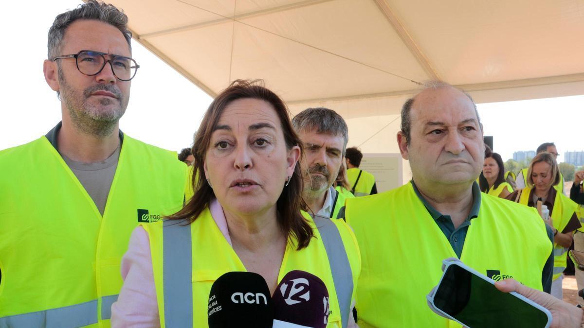 La consellera de Territori, Sílvia Paneque, durant l'atenció a mitjans a Vila-seca