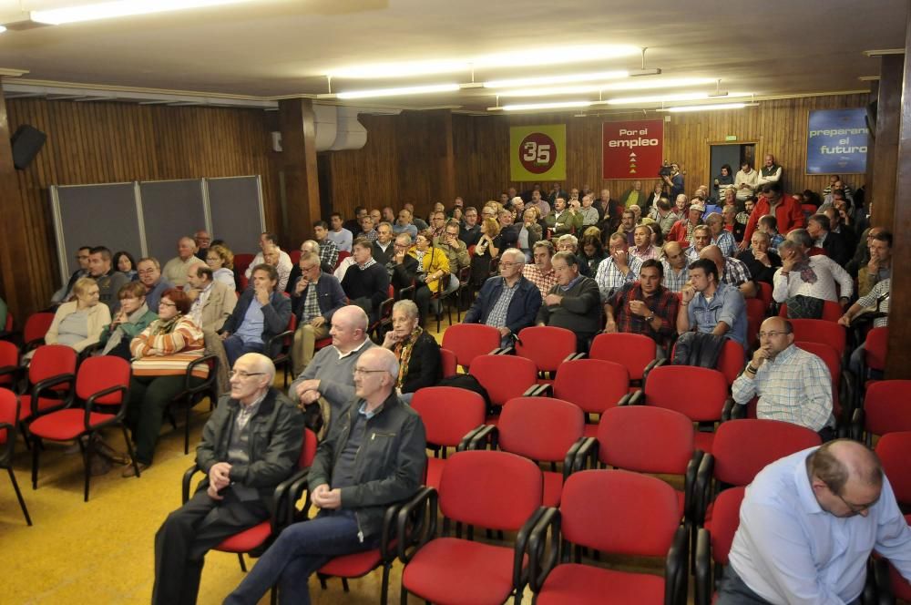 Asamblea del PSOE en la Casa del Pueblo de Mieres