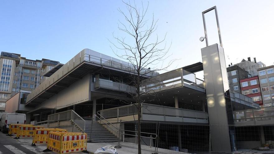 El Concello de A Coruña pedirá arreglos en el mercado de Monte Alto tras quejas de placeros