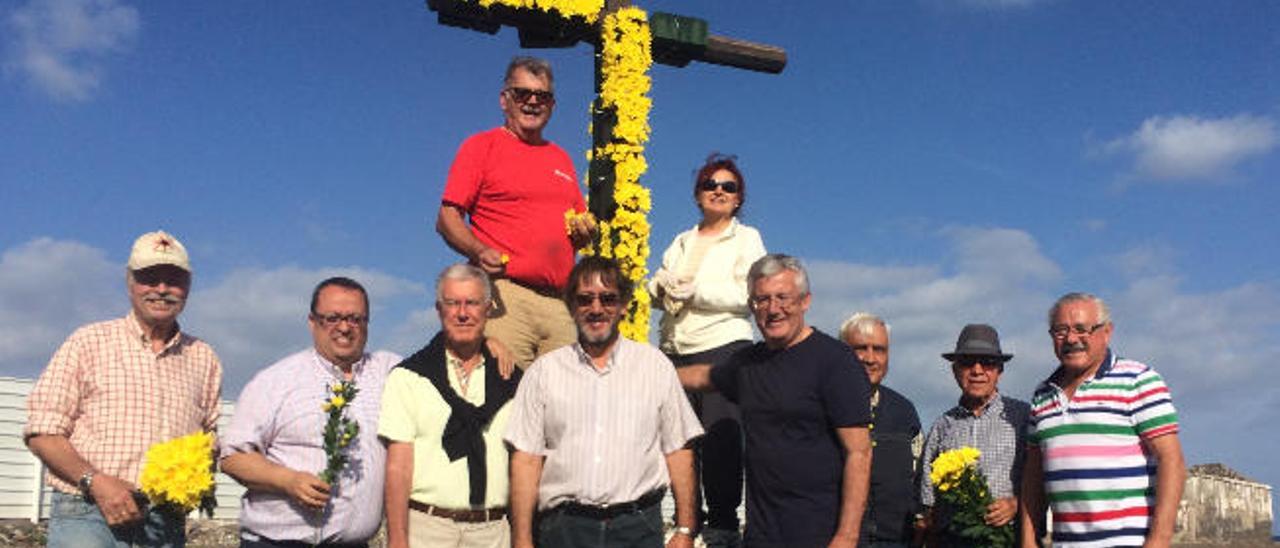 Flores para la Cruz del Siglo