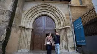 La portada lateral de la iglesia de San Pablo de Córdoba luce ya restaurada