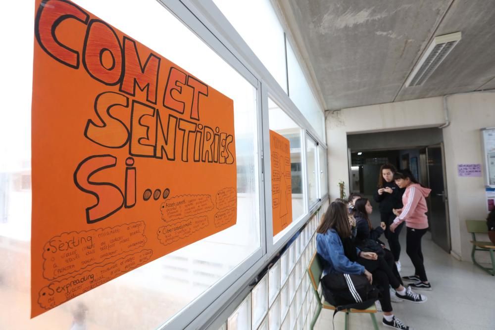 Alumnos y profesores del instituto protagonizan actividades contra la violencia de género