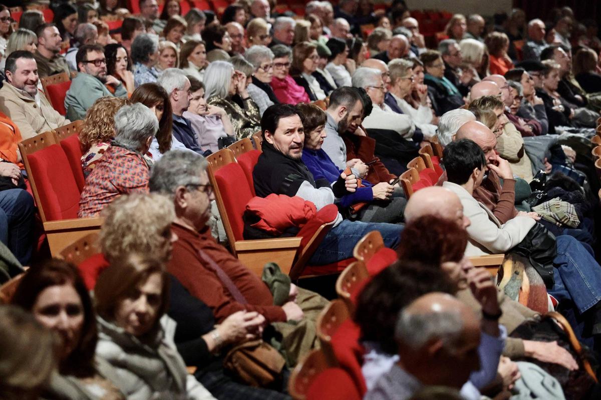 El concierto de Miguel Poveda en Gijón, en imágenes