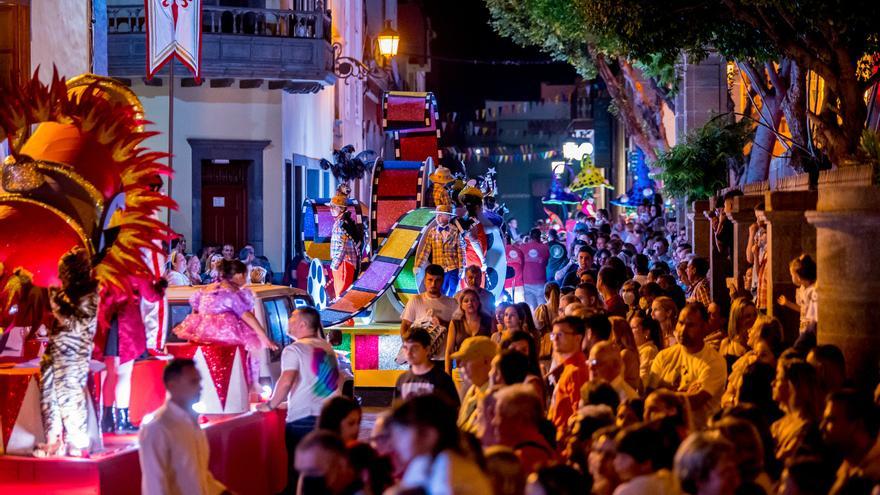La Feria de Ganado, el concierto de la Banda y la Cabalgata de Carrozas protagonizan el domingo festivo