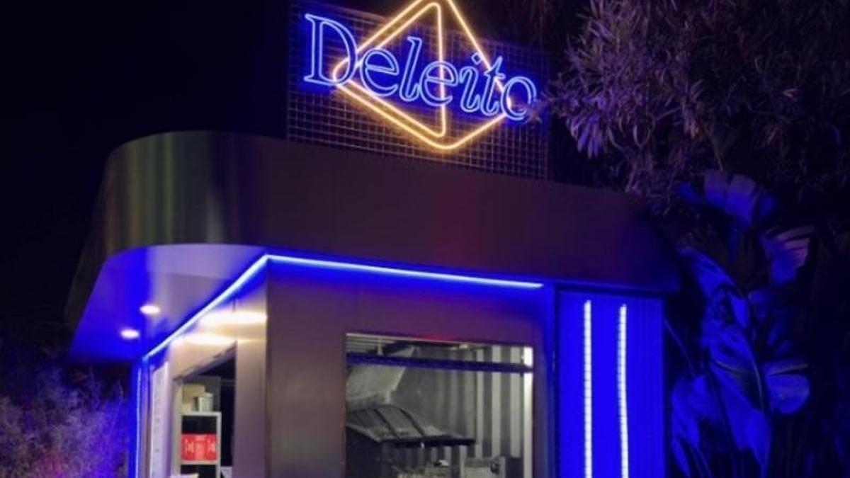 Deleito arrives at Amnesia Ibiza.
