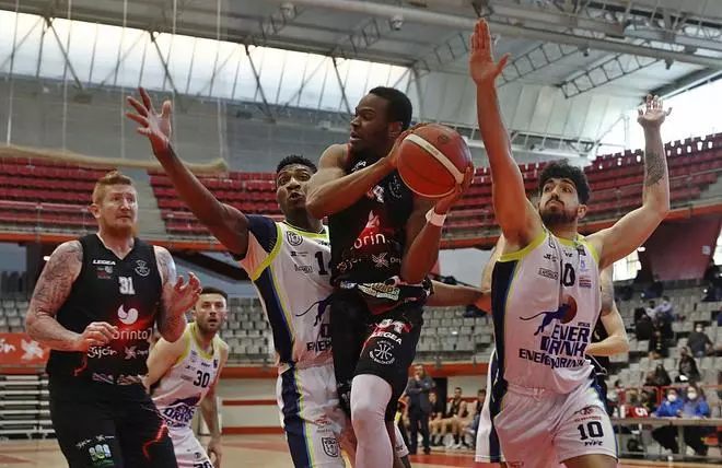 La salvación del Círculo Gijón Baloncesto tendrá que esperar: Derrota en casa ante el Algeciras