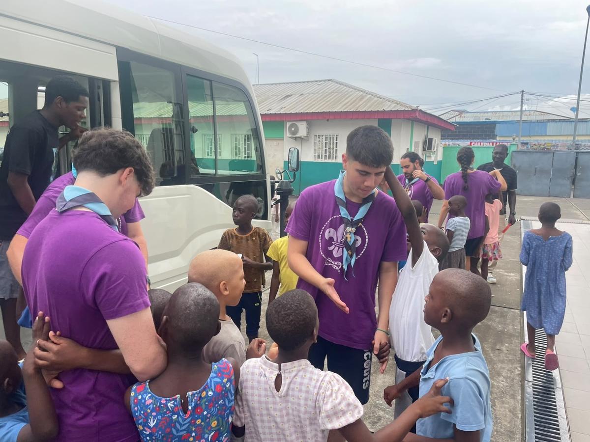 Integrantes del grupo de Scouts en Guinea Ecuatorial