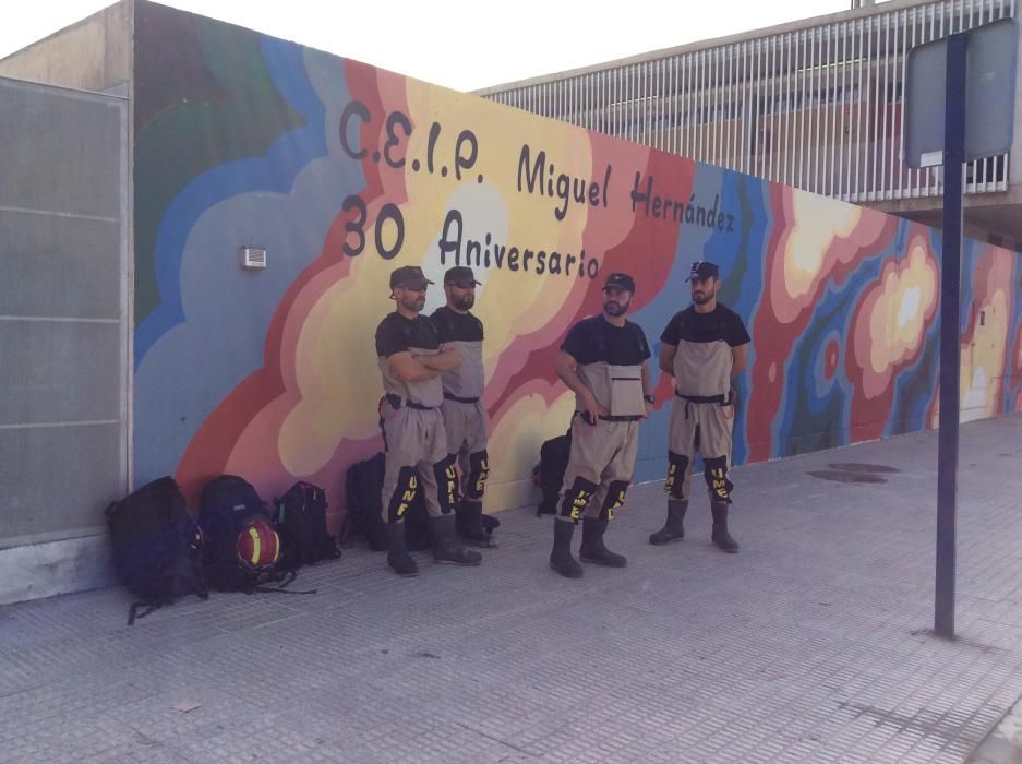 El colegio Miguel Hernández de Orihuela se convierte en el centro de operaciones de la UME