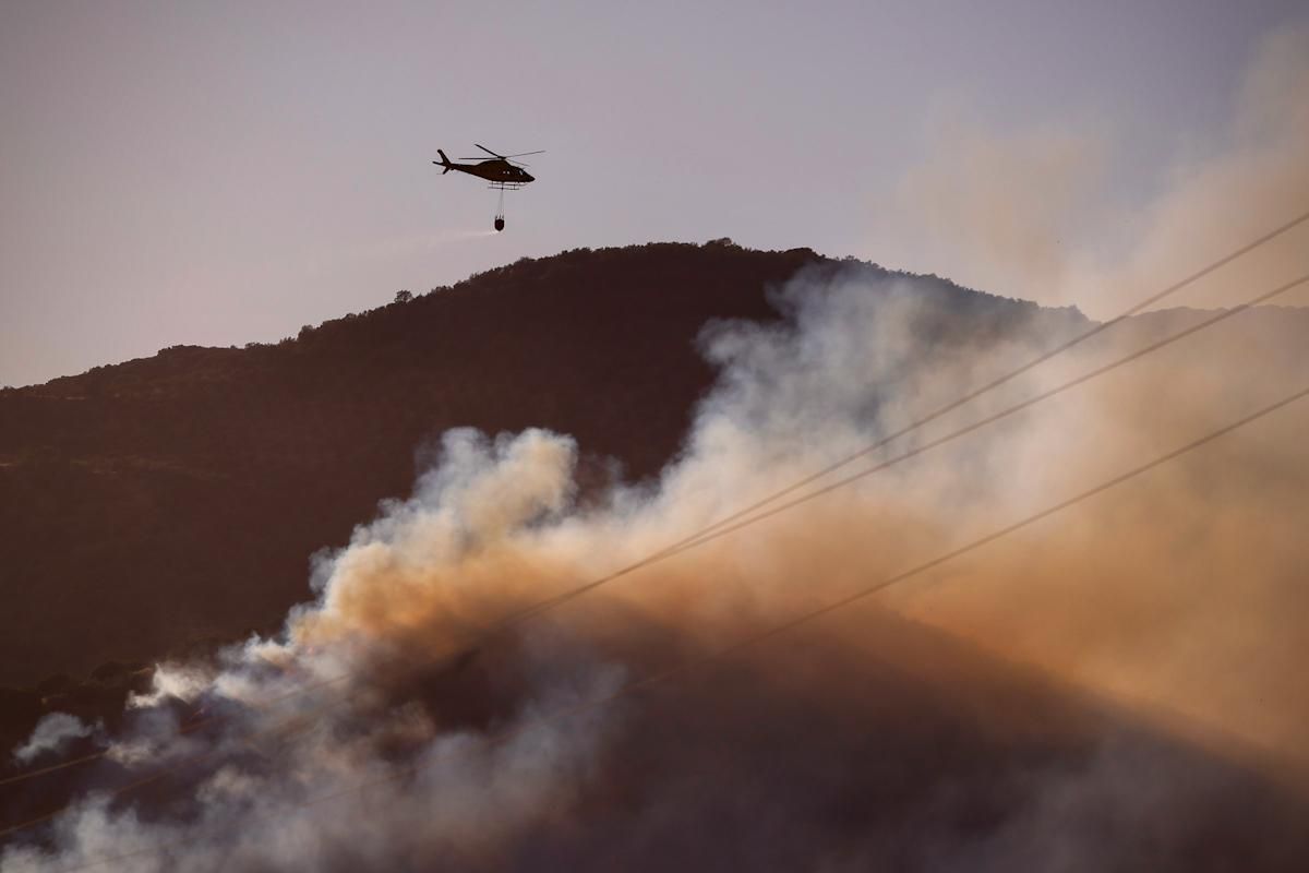Incendio forestal junto al Castillo de la Albaida