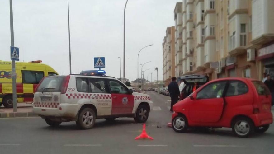 Dos accidentes en  la Urbanización Mediterráneo dejan cinco heridos