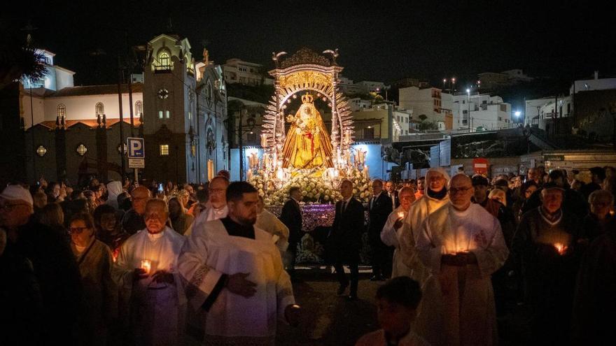 La Candelaria recibe las primeras visitas de fieles en la Concepción