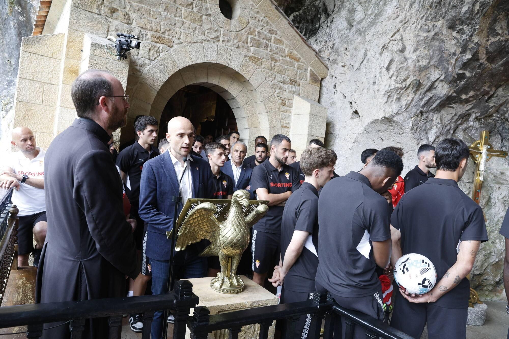EN IMÁGENES: Visita del Sporting a La Santina en Covadonga