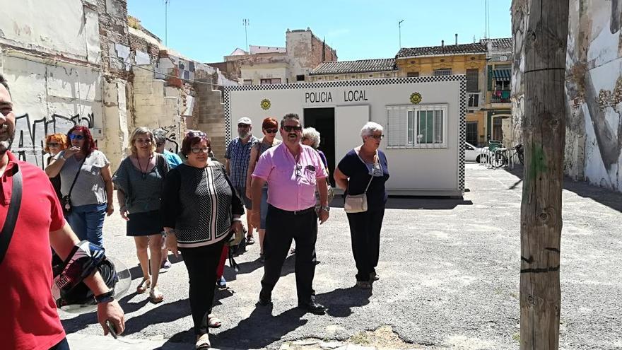 Visita de la Federación de Vecinos al Cabanyal.