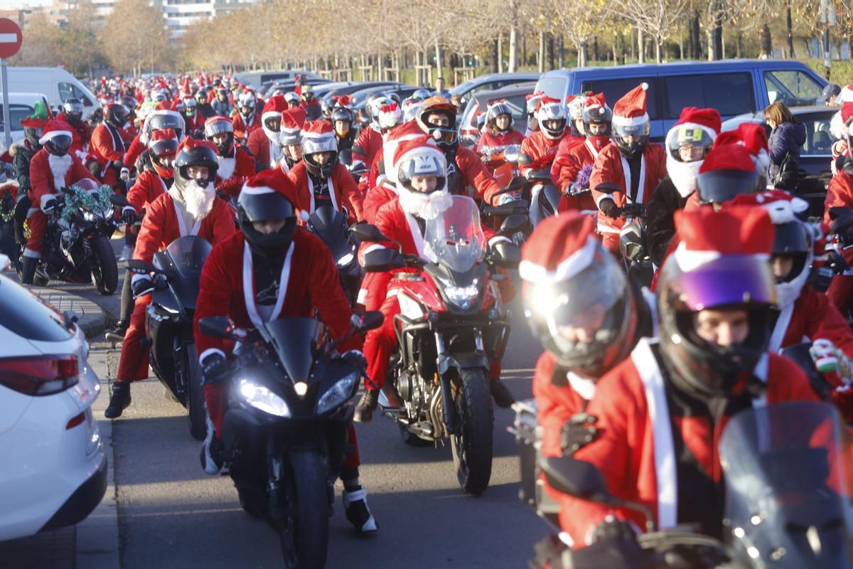 'Papanoelada' motera solidaria en València