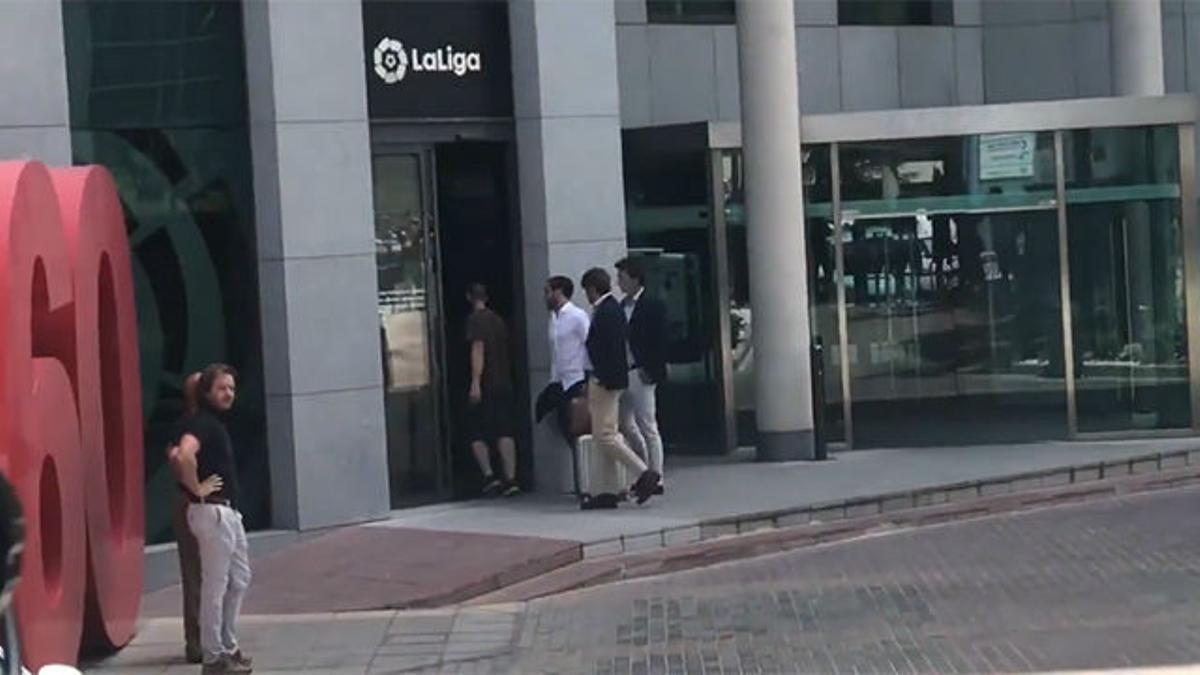 El abogado de Griezmann llega a las oficinas de LaLiga para depositar la cláusula