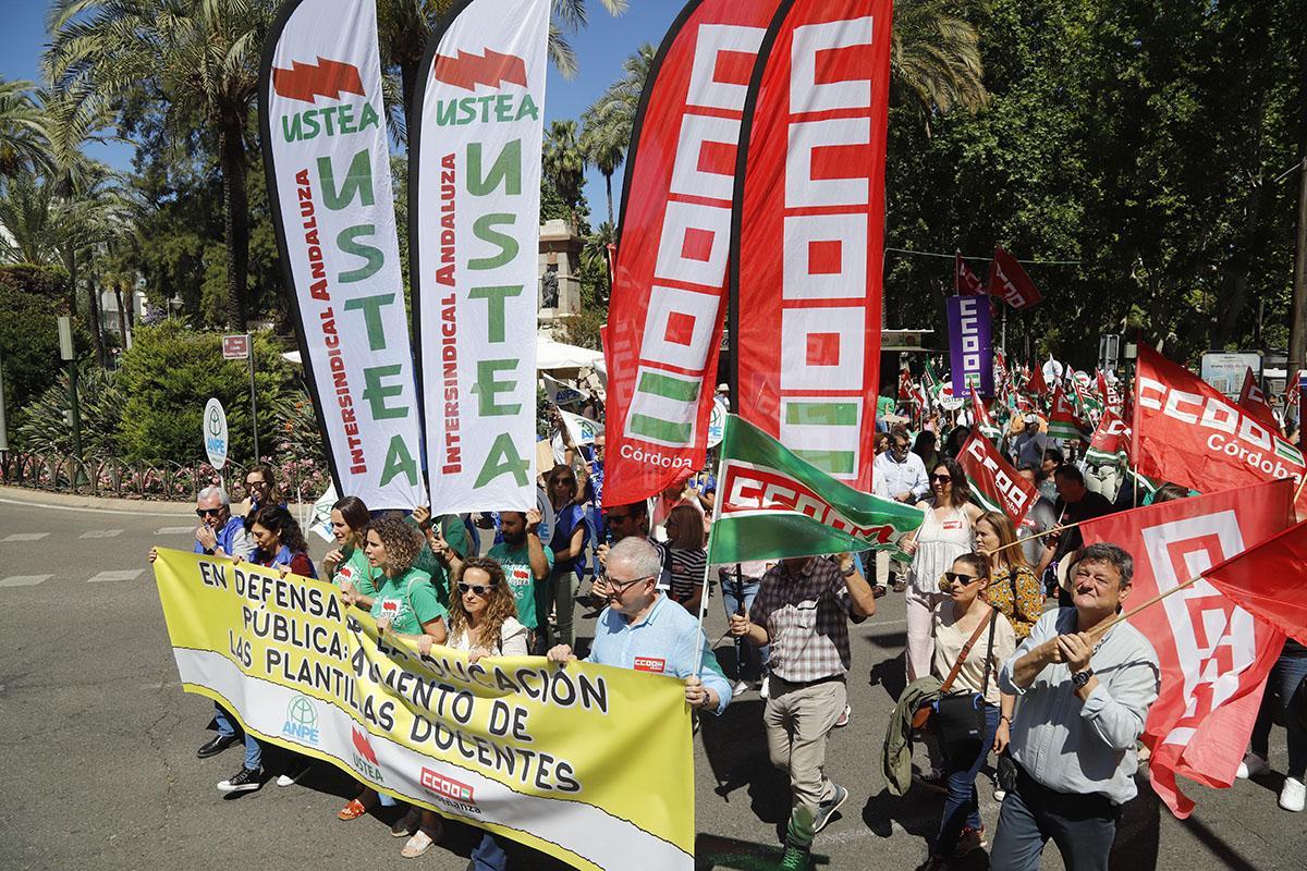 Los docentes cordobeses salen a la calle por una enseñanza pública de calidad