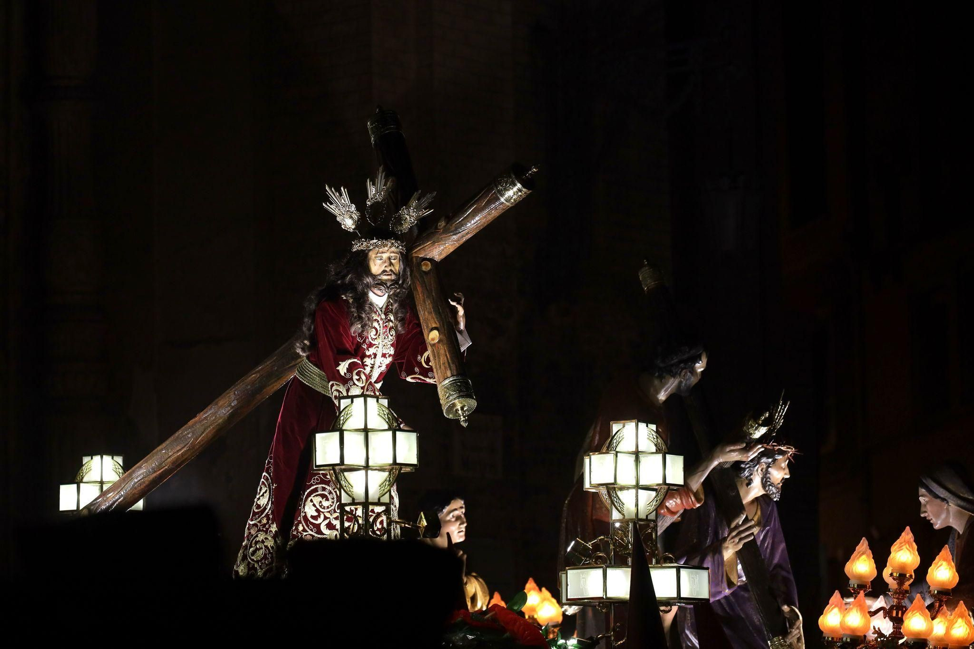 En imágenes | Zaragoza se conmueve con el 'Encuentro' de Jesús del Calvario y la Virgen de los Dolores