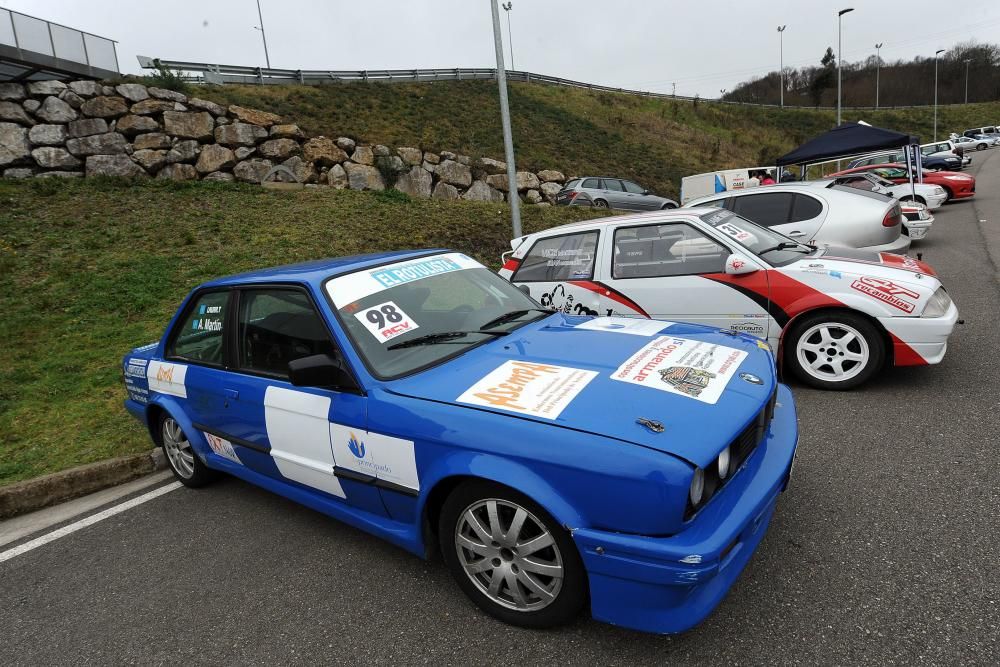 Exhibición automovilística en Langreo