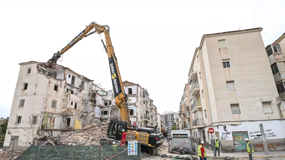El alcalde de Elche presiona al Gobierno para que concrete los plazos para invertir en San Antón
