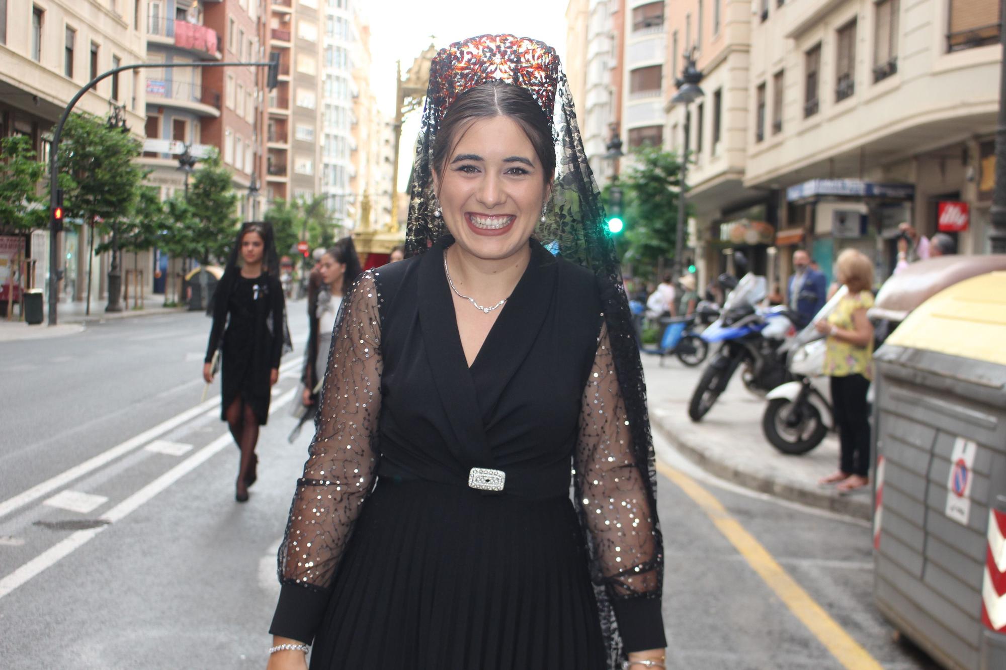 La calle San Vicente acoge la procesión "dels Xiquets" con tres generaciones falleras