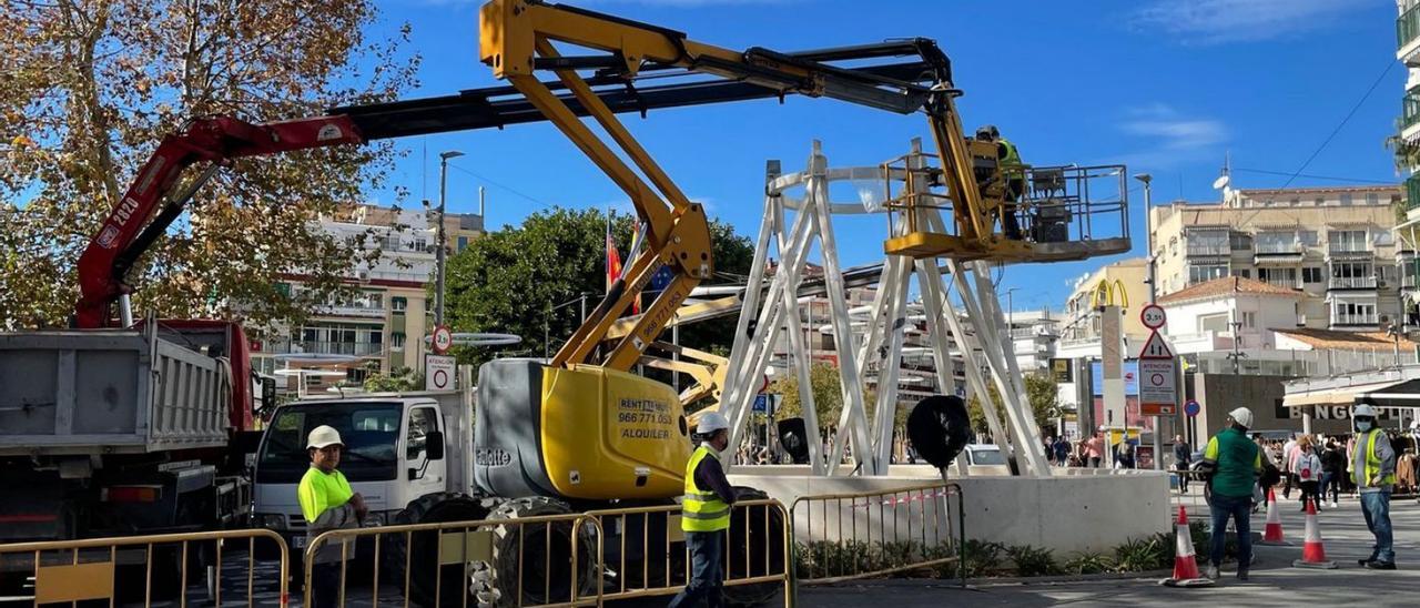 Las primeras piezas ya instaladas, con la avenida del Mediterráneo al fondo.  | DAVID REVENGA