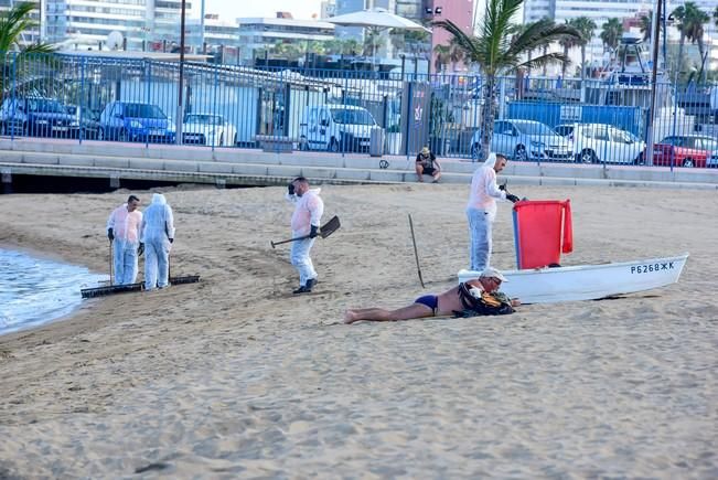 Las Alcaravaneras cerrada al baño por un ...