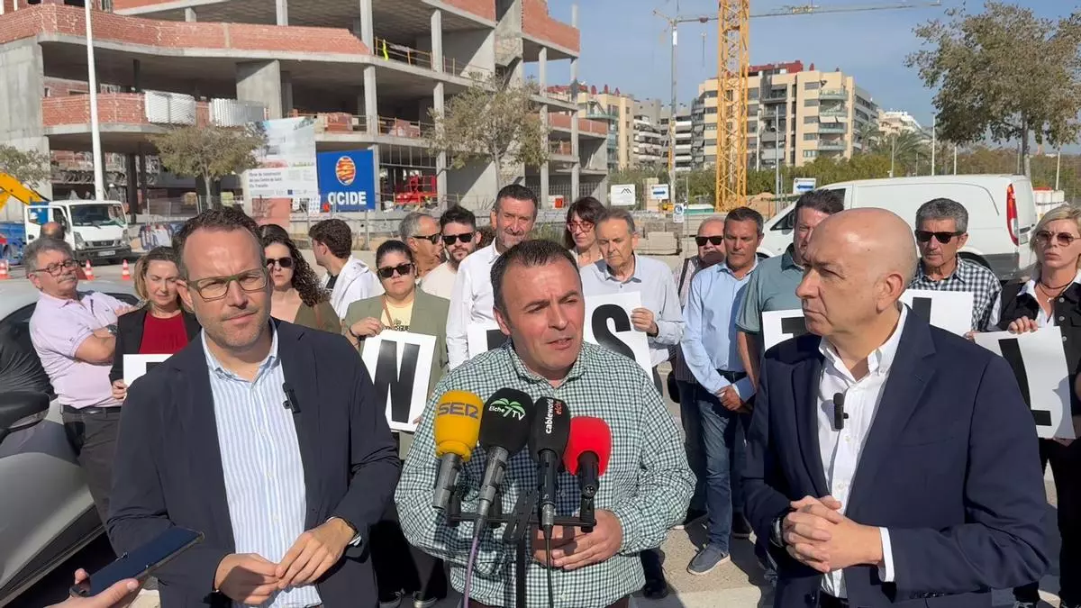 El PSOE planta batalla en Elche por Ernest Lluch