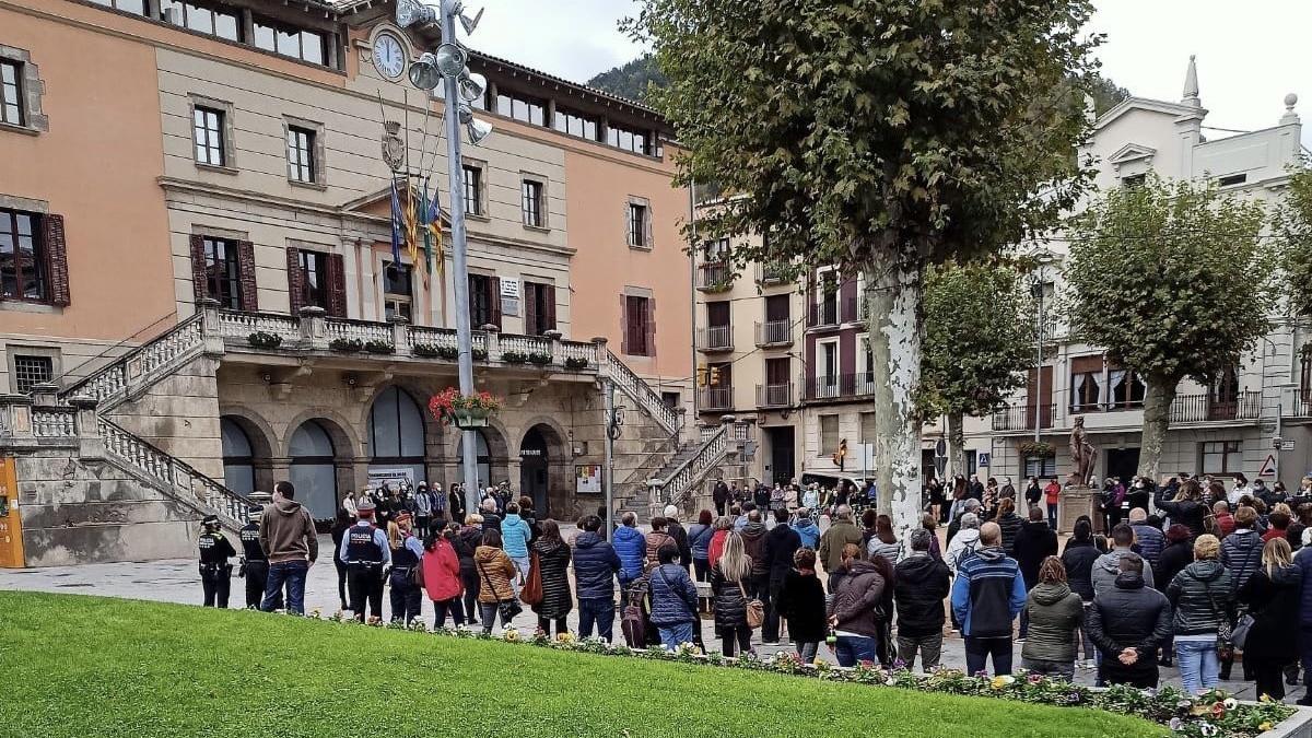 Concentración en Ripollpara condenar el asesinato.