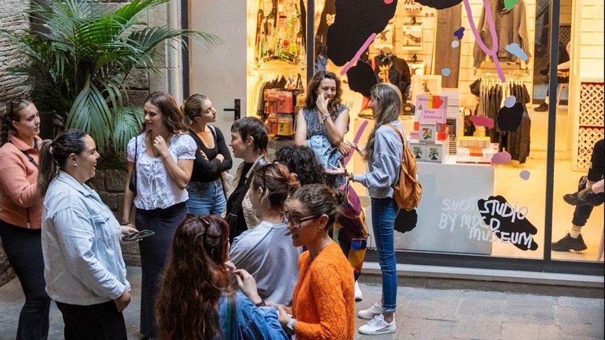 Cinco 'apps' de moda en Barcelona para hacer amigos siendo adulto