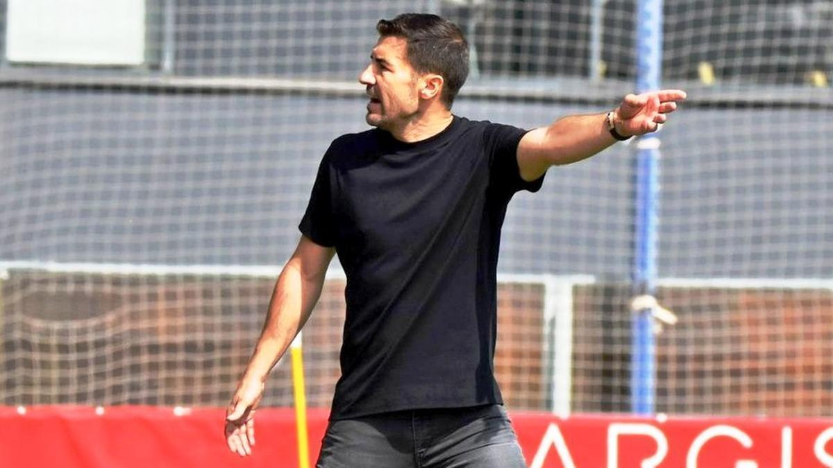 Gabi, dando instrucciones durante un duelo con el Getafe B.