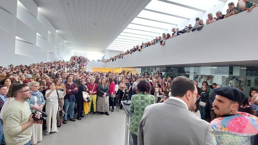 En imágenes: Así fue la inauguración de la exposición de Rodrigo Cuevas en Laboral Centro de Arte