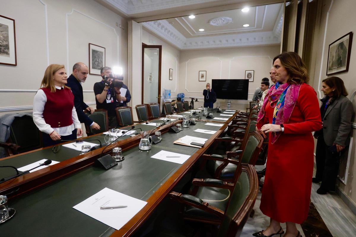 Imagen previa a la reunión urgente entre Bernabé y Catalá.