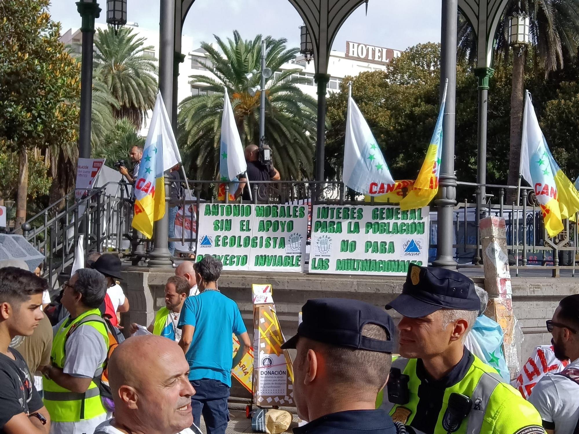 Manifestación en San Telmo contra Chira Soria