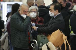 Llegan a España más de un centenar de españoles evacuados de Kiev