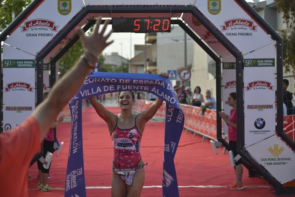 Llegada a la meta del Triatlón Villa de Fuente Álamo