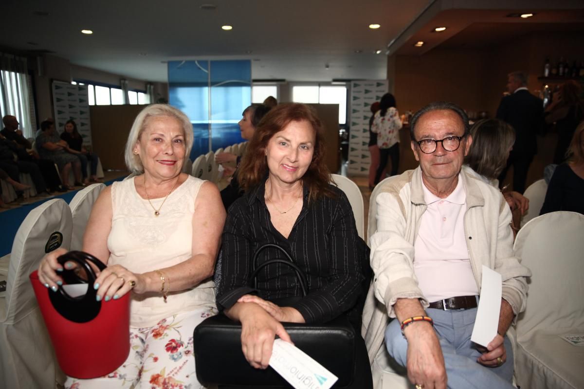 Desfile de moda con Higinio Mateu y Dolores Cortés