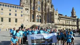 Una «marea azul» culmina en Santiago «O Camino que flúe»