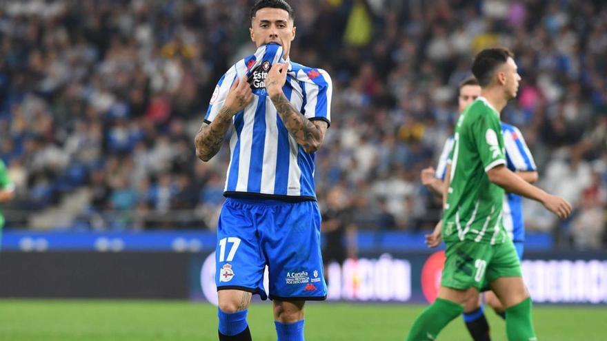 Hugo Rama se lamenta durante el partido contra el Cornellà del sábado.