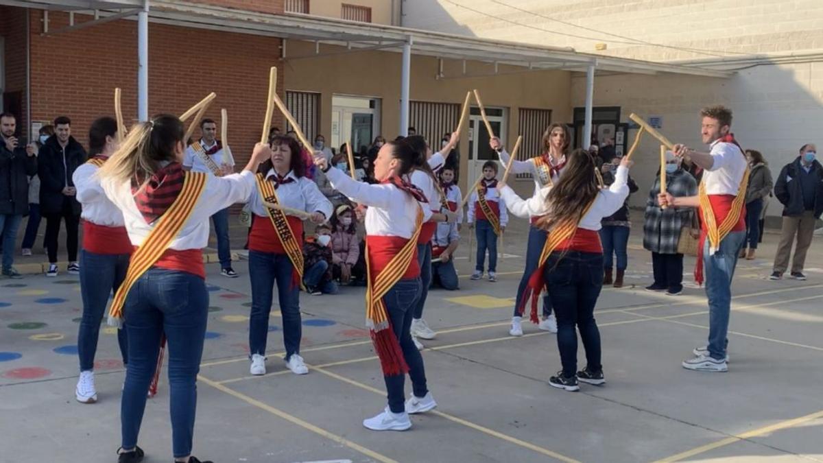 Los Danzantes de Alcalá de Ebro actuaron durante el fin de semana. | SERVICIO ESPECIAL