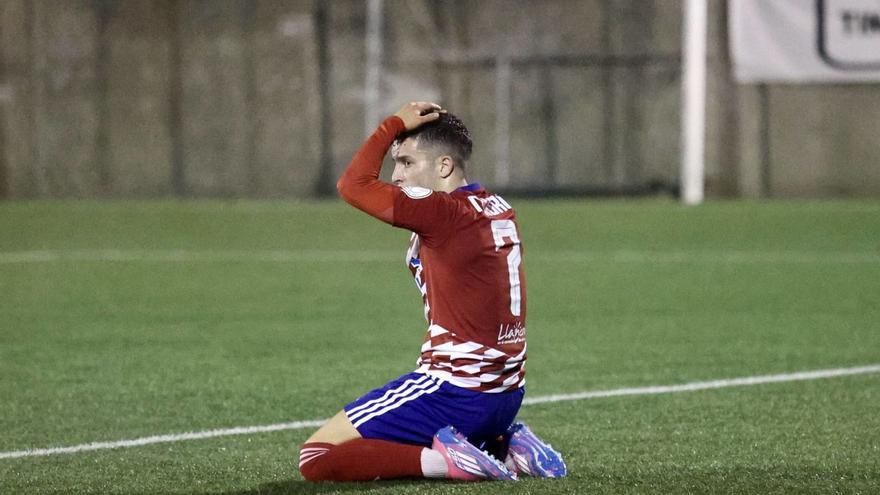 Kike se lamenta tras un lance del partido de ayer. | Irma Collín