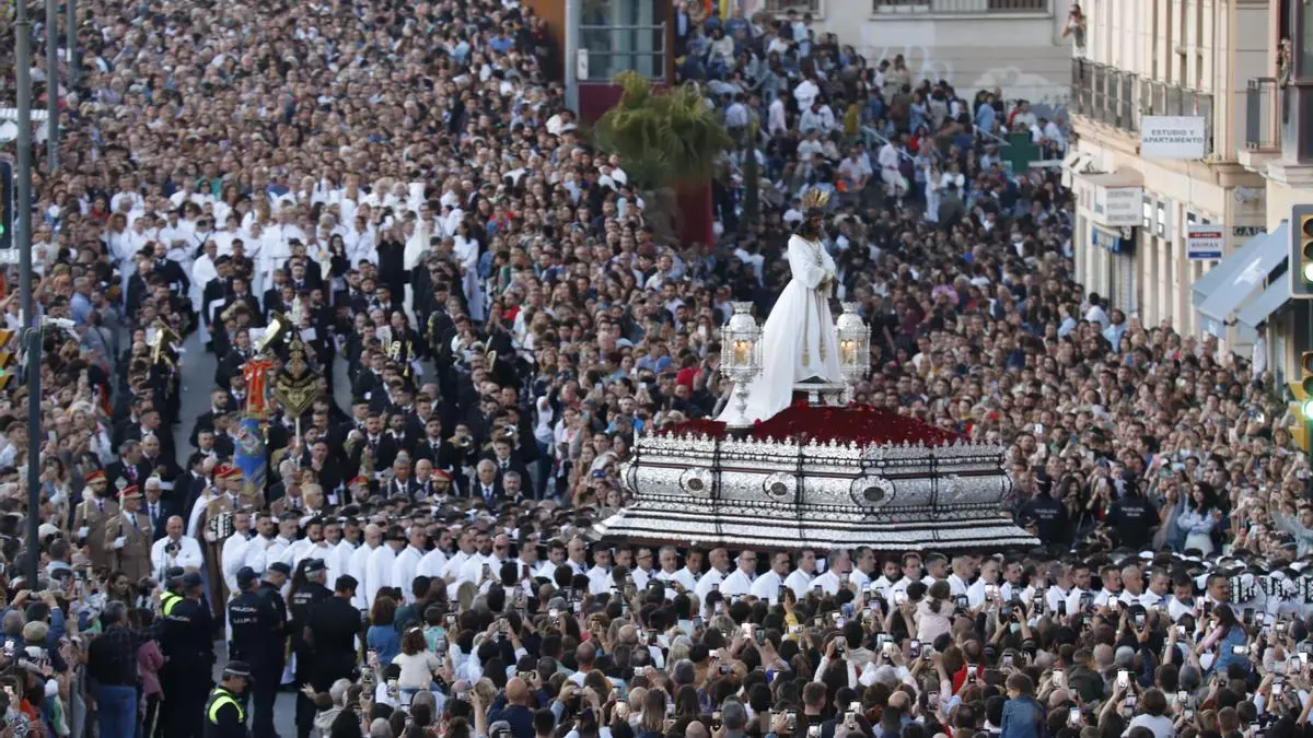 Las cofradías del Lunes Santo retrasan una hora su salida