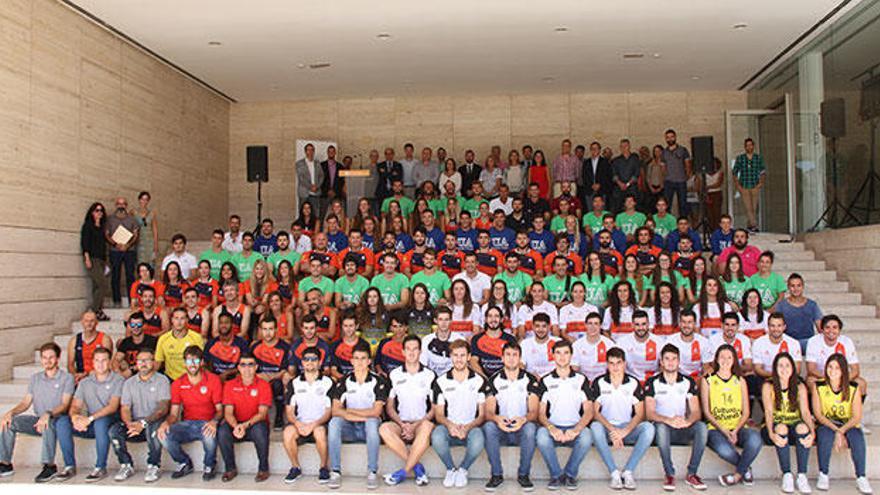 imagen del multitudinario acto celebrado en la Universidad de Alicante al que asistieron 150 deportistas federados