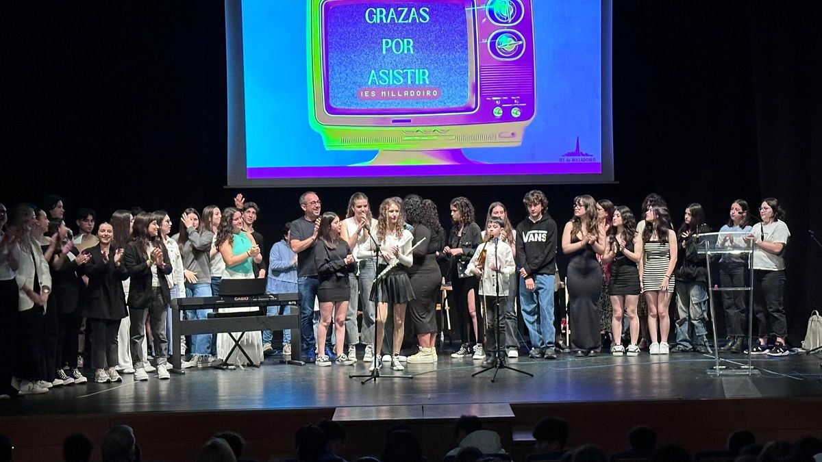 Un momento del festival con el que el IESdo Milladoiro celebra sus 10 primeros años